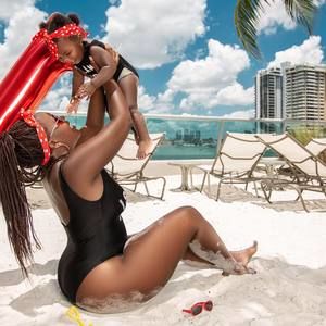 Meet your Posher, Latrelle